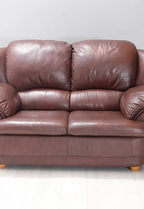 Otroligt fin skinnsoffa 2025 från No brand.