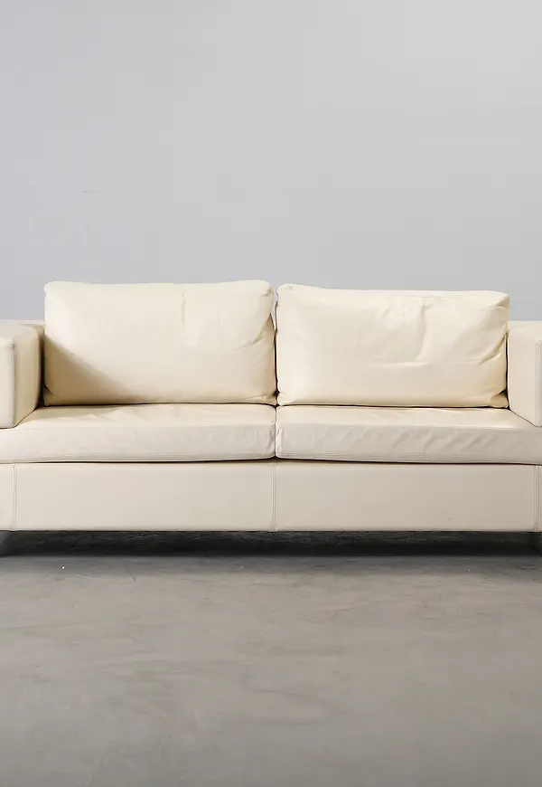 Härlig soffa 2026 från Adea.