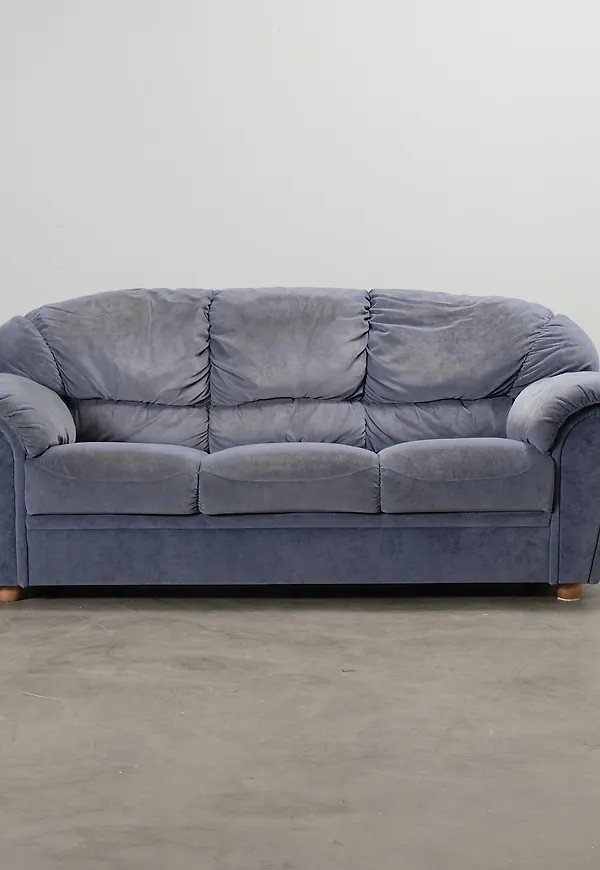 Mysig Soffa som passar bra vid många olika tillfällen.