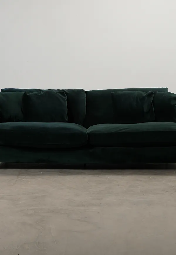 Grön No brand-soffa i moderiktig modell.