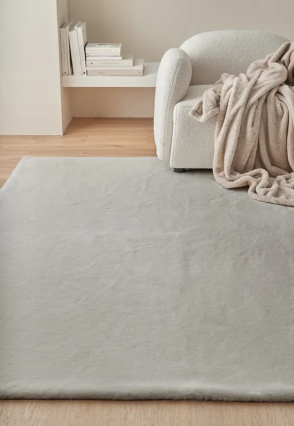 Grå &Home-ryamatta i fin modell.