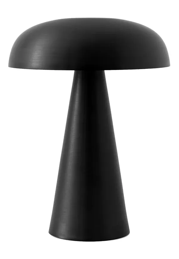 Härlig svart lampa 2025 från &Tradition.