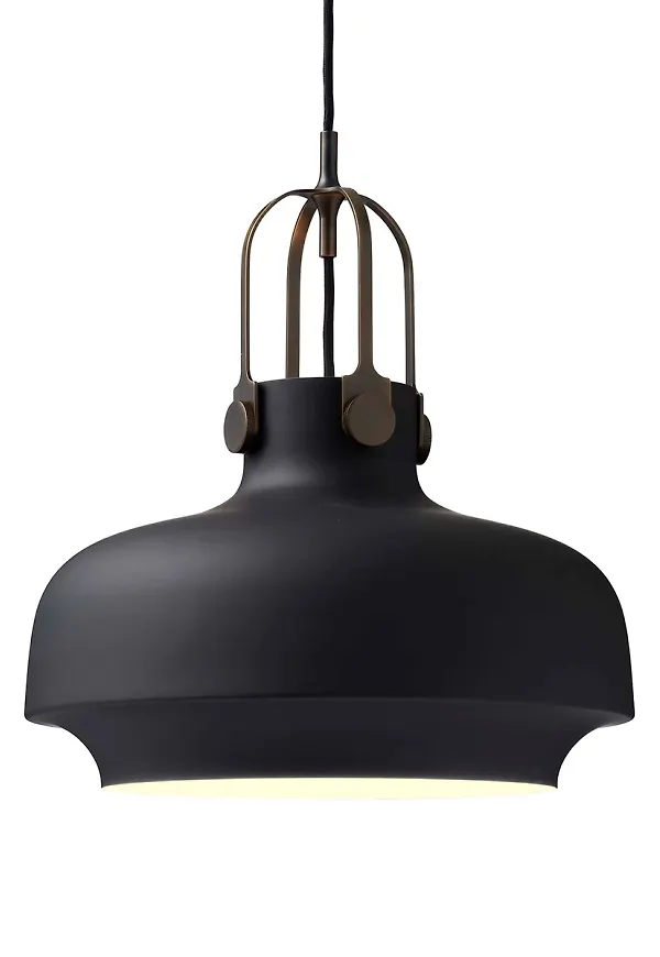 Ikonisk svart lampa 2024 från &Tradition.