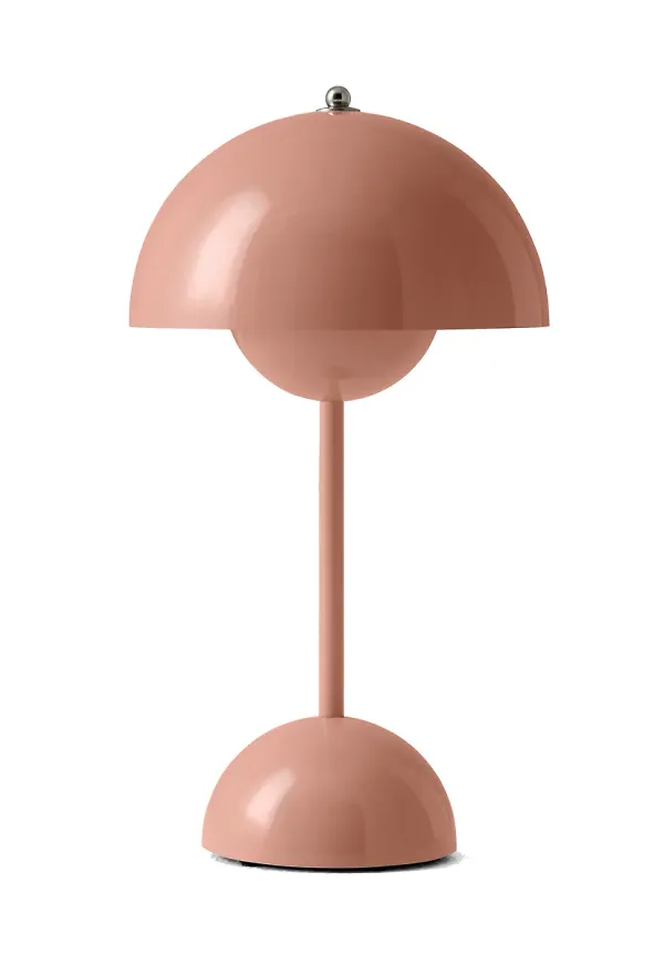 Rosa &Tradition-lampa i mysig modell.