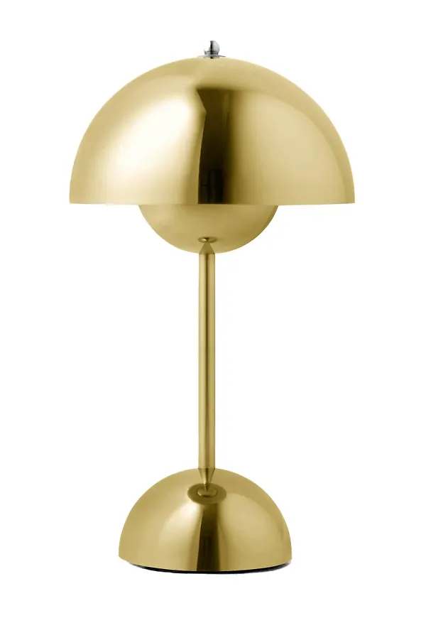 Vacker bordslampa i beiget från &Tradition.