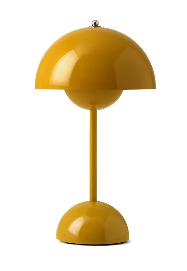Härlig Lampa som passar bra vid många olika tillfällen.