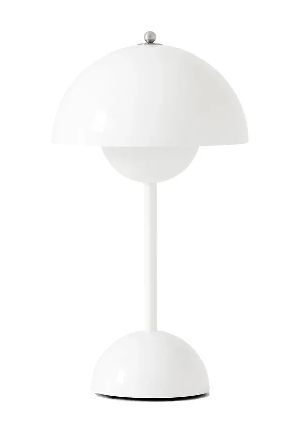 Otroligt fin vit bordslampa 2024 från &Tradition.