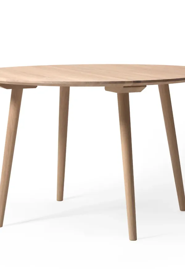 Beige &Tradition-ekmatbord i riktigt trendig modell.