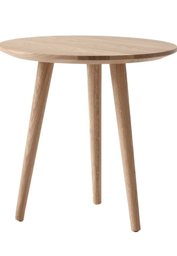 Riktigt snygg beige soffbord 2025 från &Tradition.