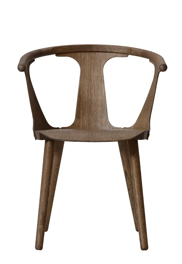 Otroligt snygg ekstol i brunt från &Tradition.