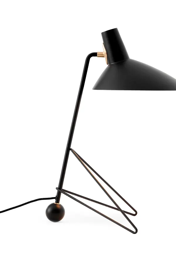 Supersnygg lampa 2025 från &Tradition.