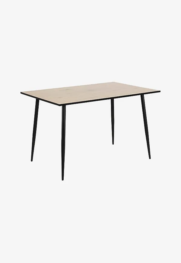 Supersnygg vit bord i ek från AC Design Furniture.