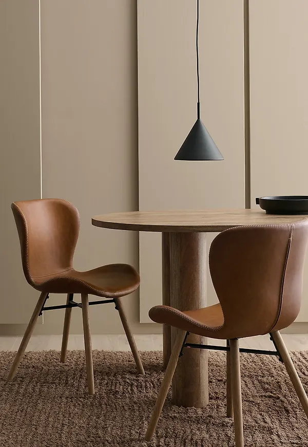 Härlig köksstol i ek från AC Design Furniture.