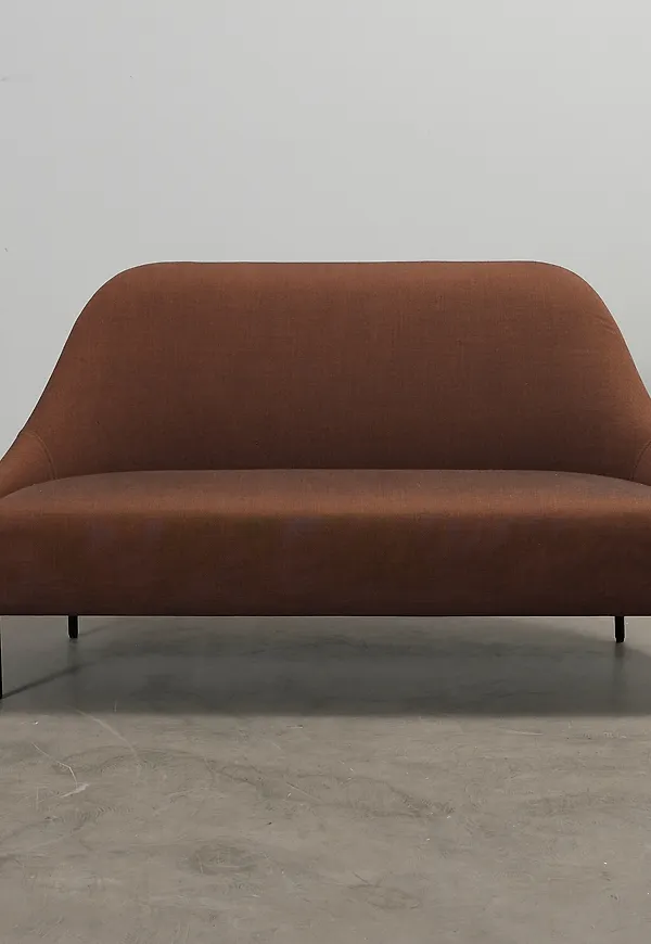 Söt brun soffa 2025 från Adea.