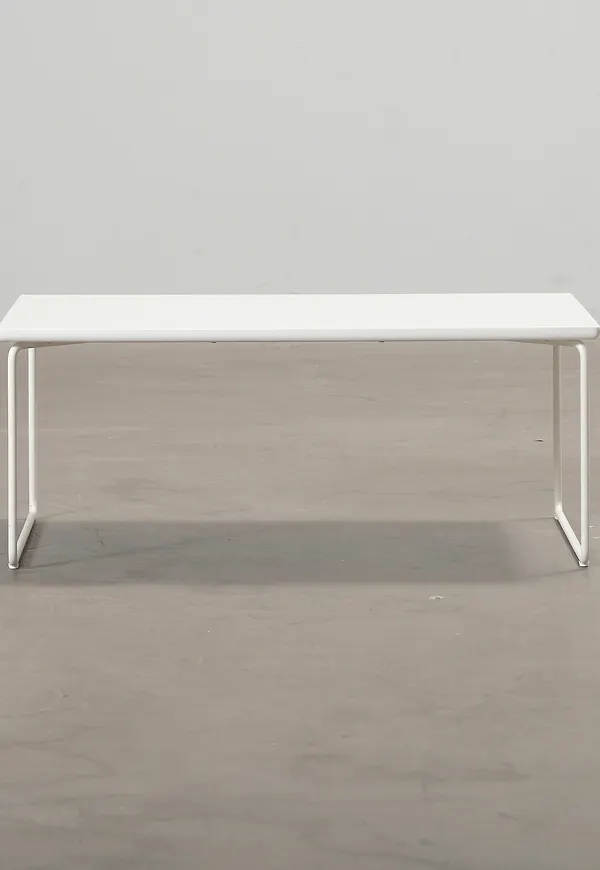 Riktigt trendig vit soffbord 2025 från Adea.