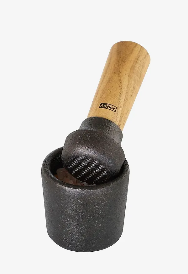 Skön mortel i svart från AdHoc.