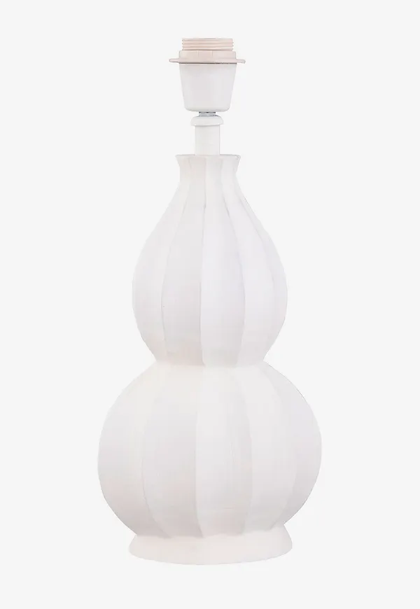 Mysig vit lampa 2026 från Alde & Lind.