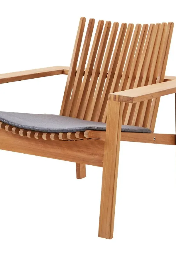 Otroligt fin grå fåtölj 2026 från Cane-Line.