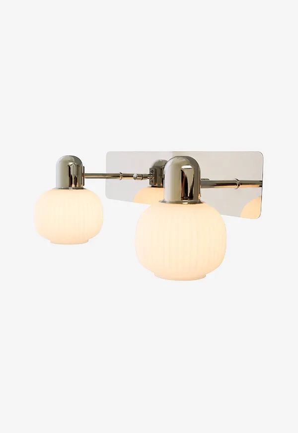 Jättefin badrumslampa 2025 från Aneta Lighting.