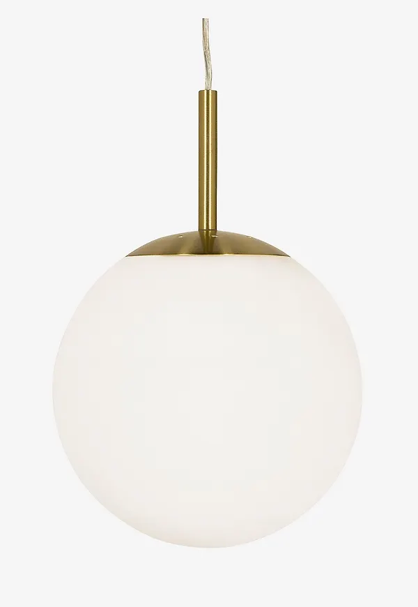 Aneta Lighting taklampa som passar perfekt till sommaren 2025!