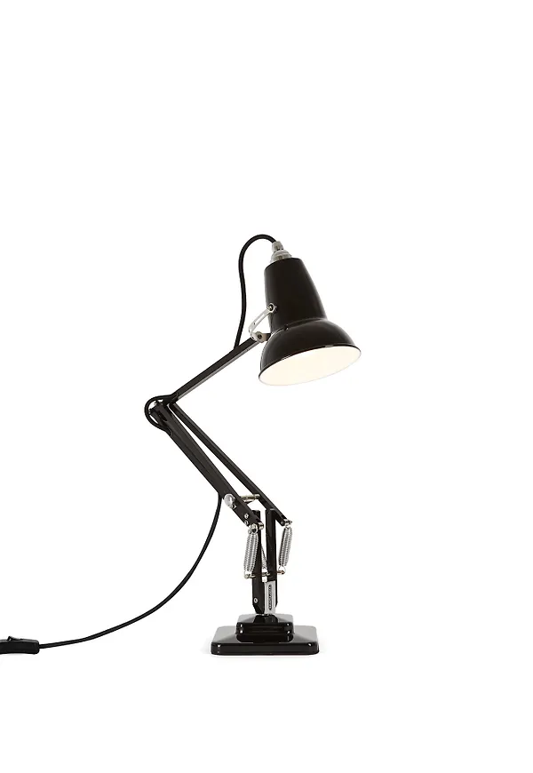 Fin svart lampa 2026 från Anglepoise.