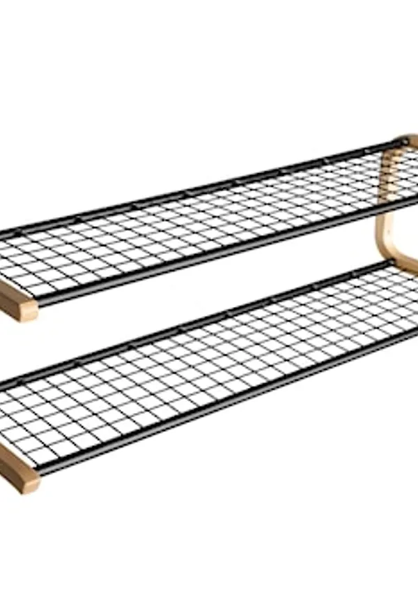 Trendig skohylla i björk från Essem Design.