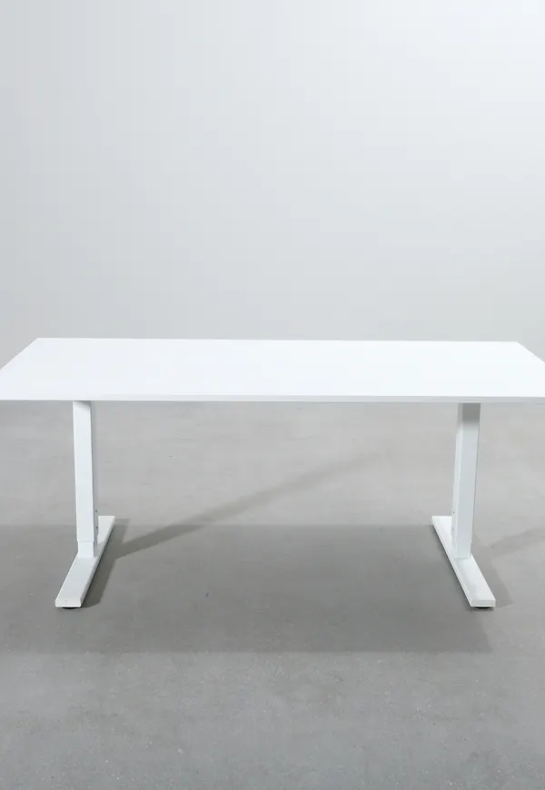 Modern vit bord 2025 från No brand.