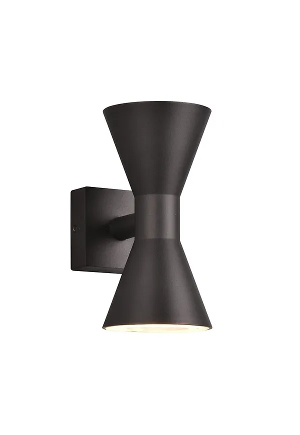 Riktigt snygg svart lampa 2026 från Trio Lighting.