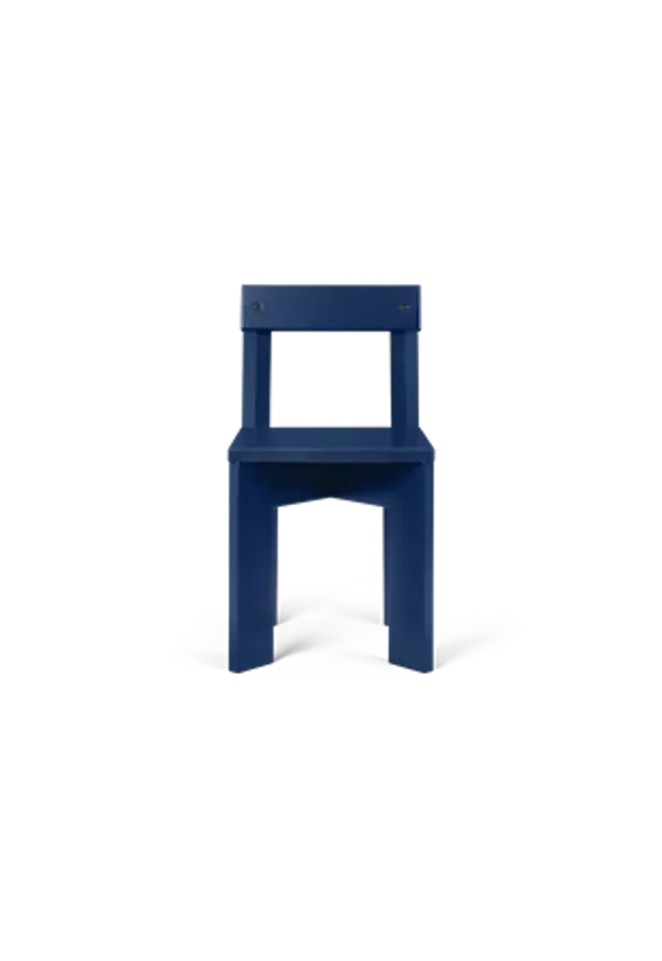 Smickrande barnmöbel i blått från FERM LIVING.