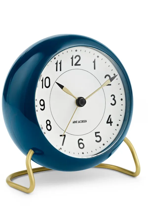 Blå Arne Jacobsen Clocks-bordsklocka i fin modell.