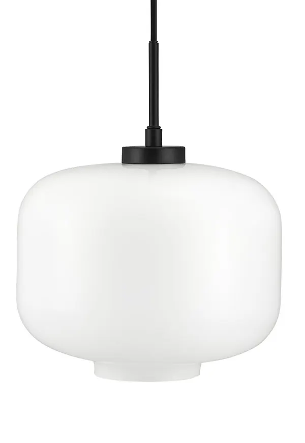 Otroligt fin taklampa 2025 från Dyberg Larsen.