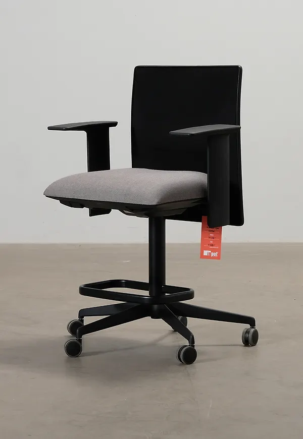 Härlig kontorsstol 2025 från Arper.