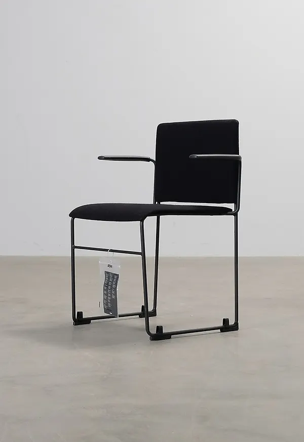 Riktigt fin ram 2025 från Arper.