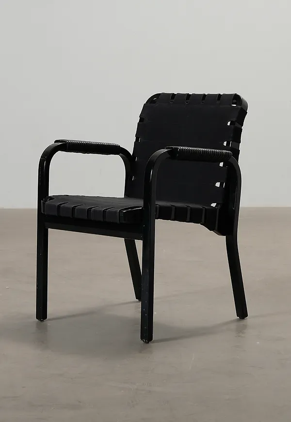 Skön läderstol i svart från Artek.