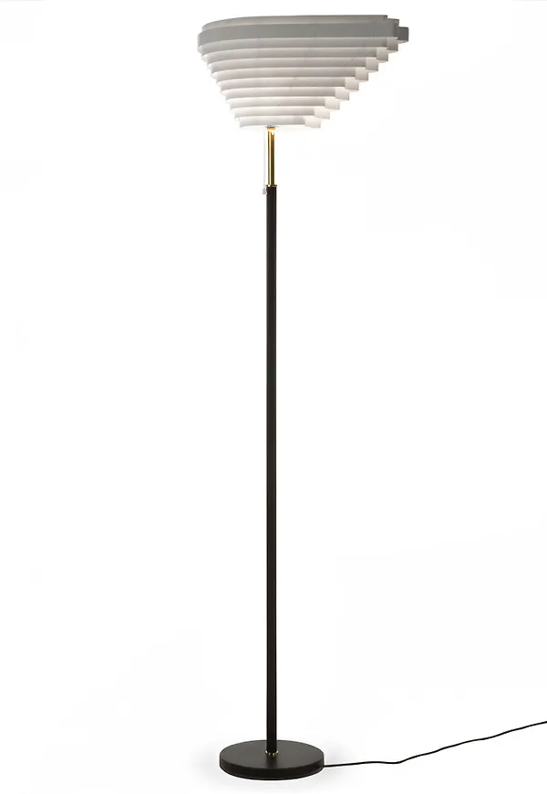 Exklusiv svart lampa i läder från Artek.