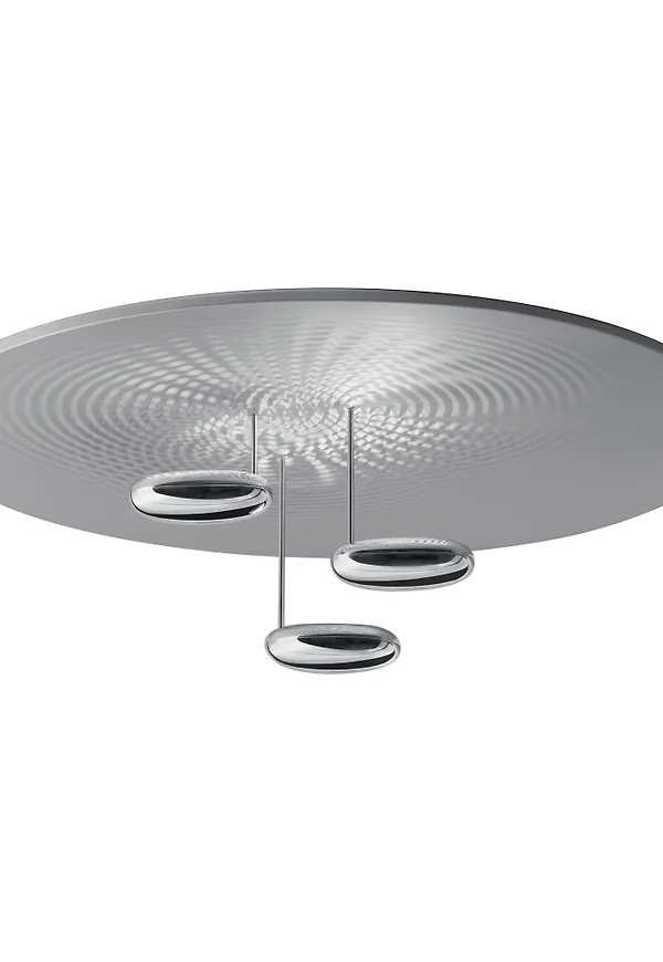Stilren taklampa i silver färg gjord i aluminium.