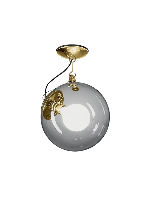 Guld Artemide-vägglampa i härlig modell.