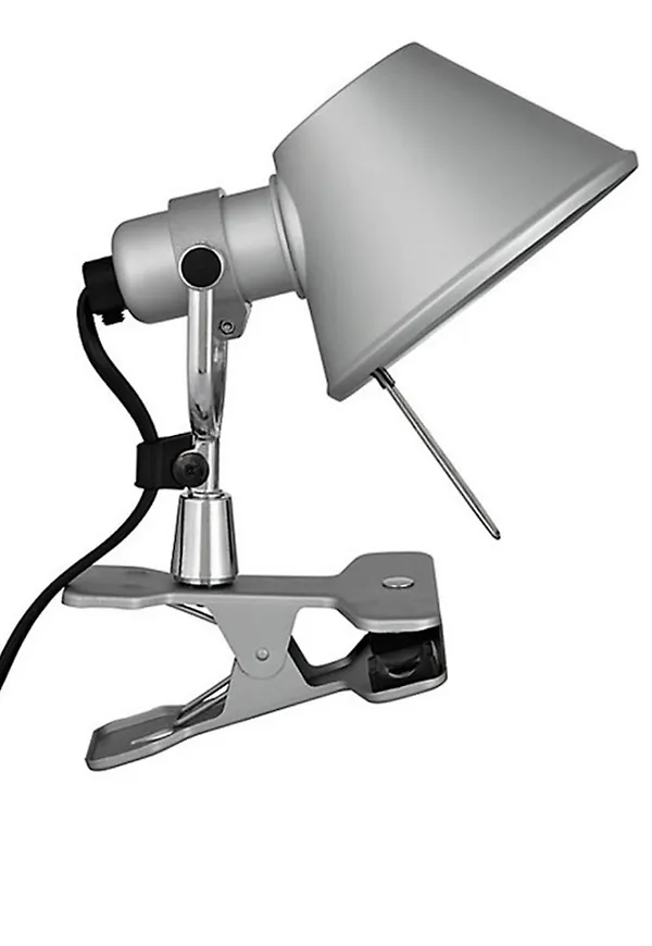 Jättesnygg skrivbordslampa i aluminium från Artemide.
