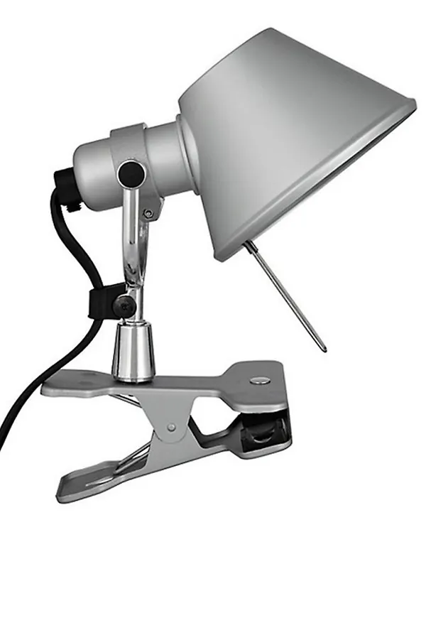 Komfortabel silver lampa i aluminium från Artemide.