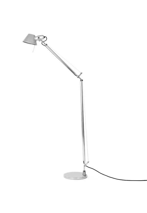 Vacker silverfärgad lampa i aluminium från Artemide.