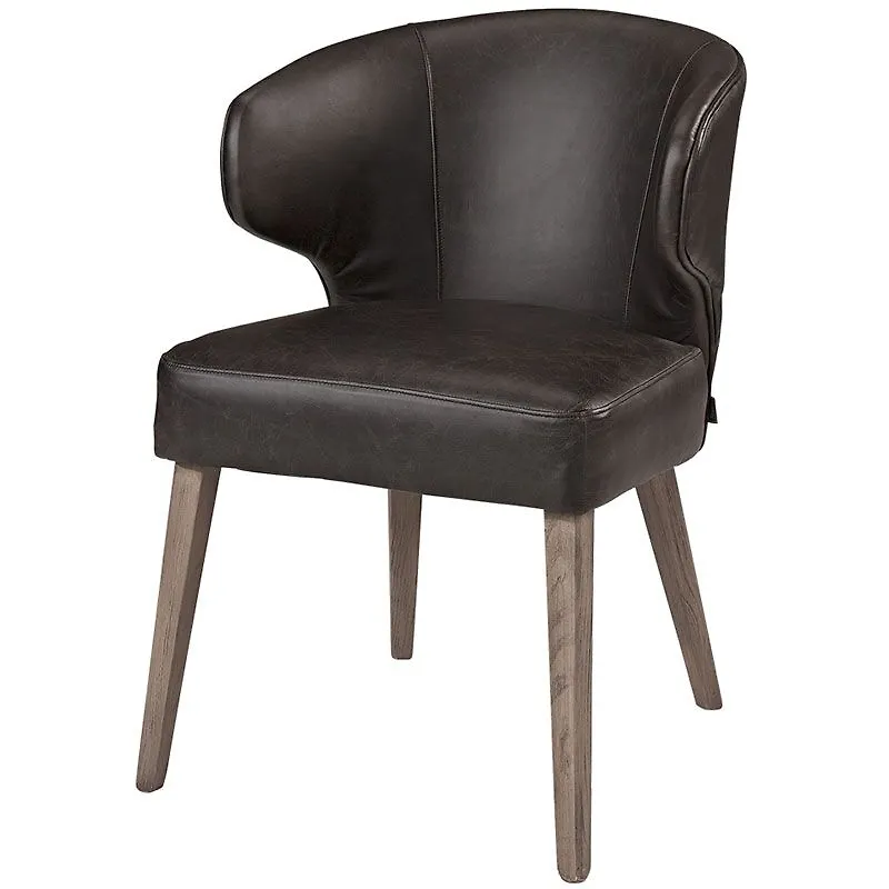 Trendig Stol som passar bra vid många olika tillfällen.