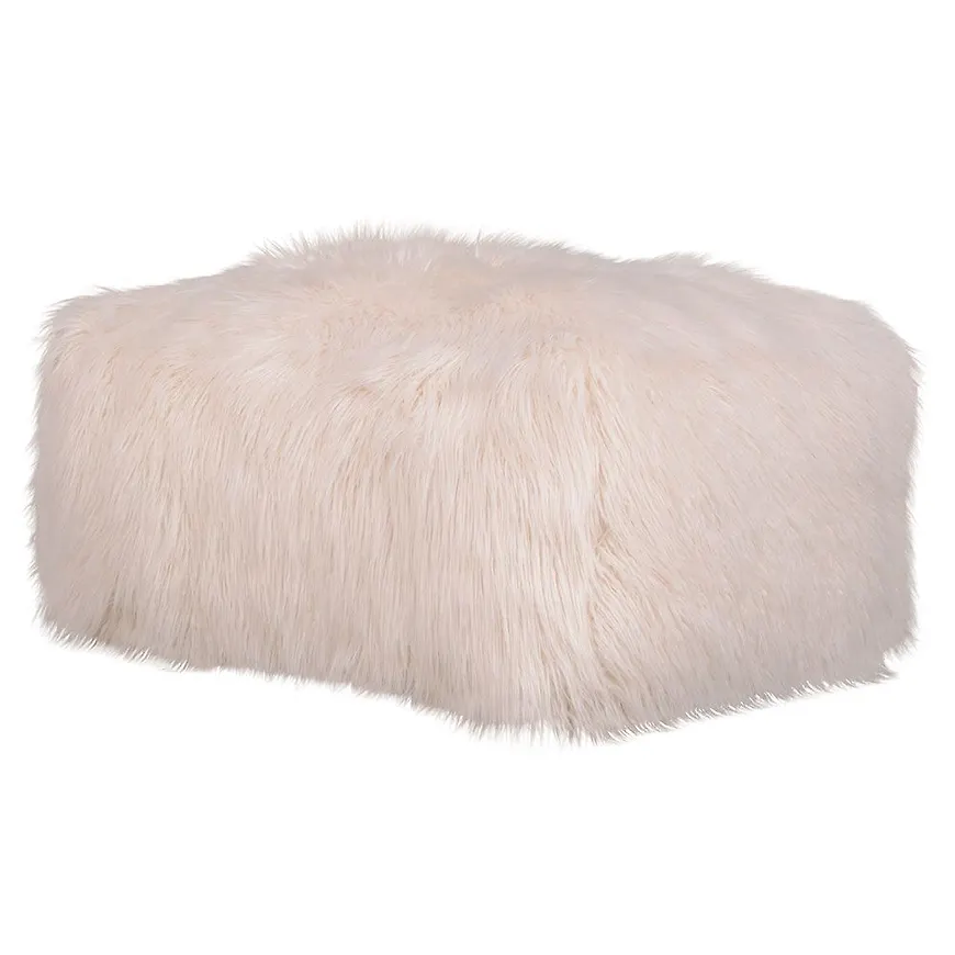 Skön fåtölj i vitt från Artwood.