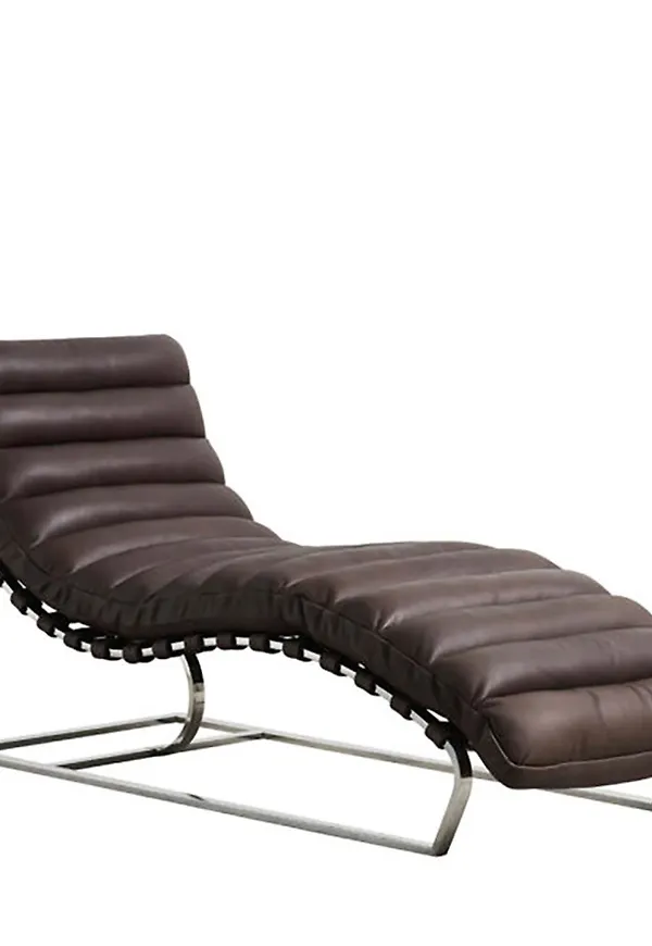 Mysig artwood fåtölj i brun färg gjord i skinn.