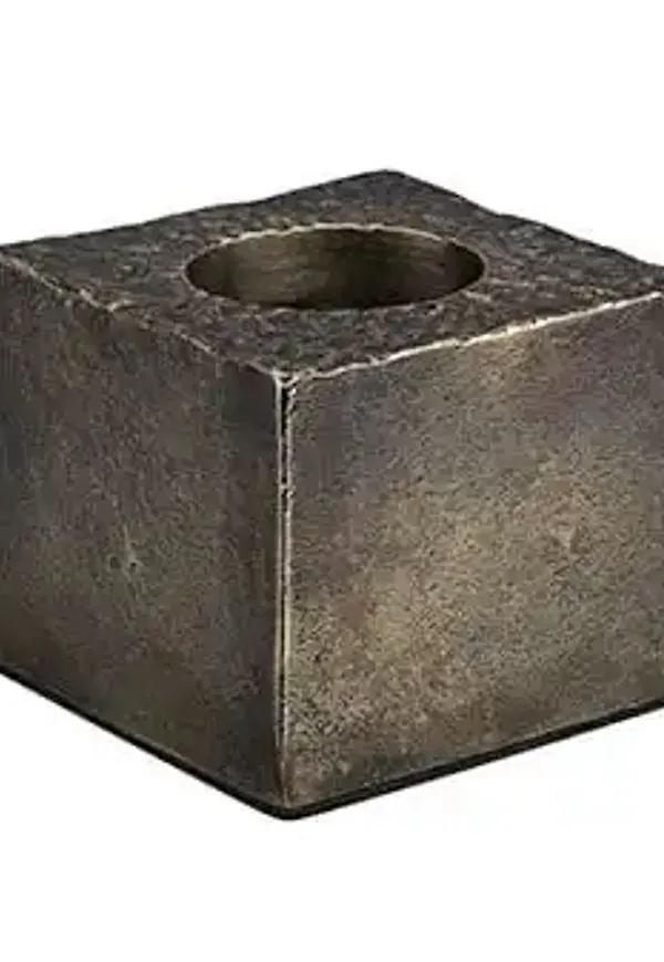 Riktigt trendig lykta i aluminium från Artwood.