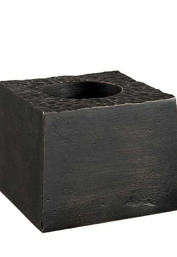 Smickrande ljuslykta i aluminium från Artwood.