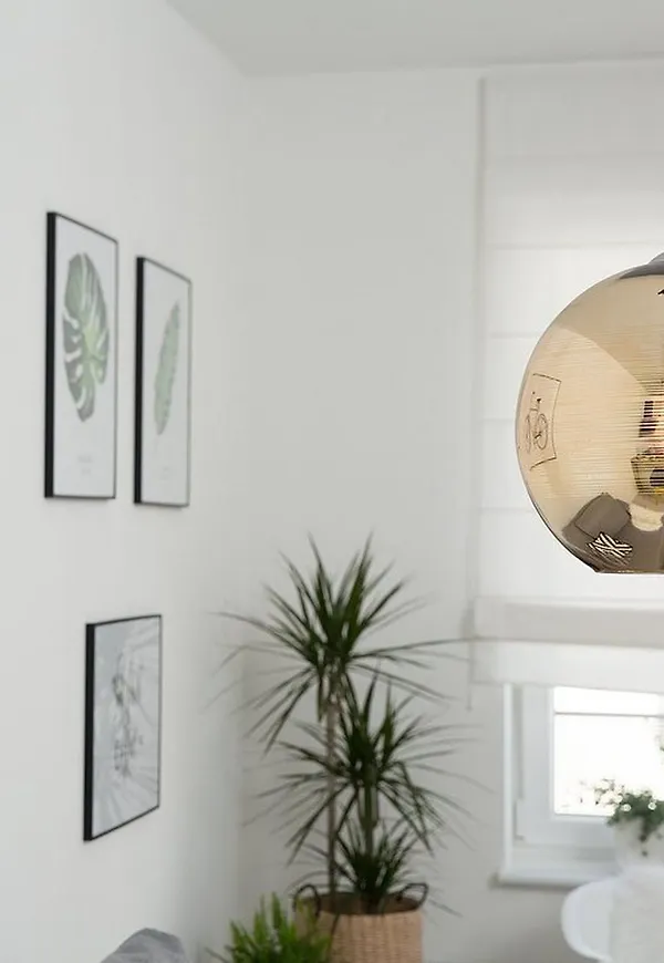 Otroligt snygg Lampa som passar bra vid många olika tillfällen.