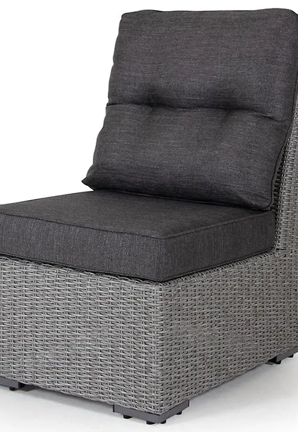 Cool brafab soffgrupp i grå färg gjord i aluminium.