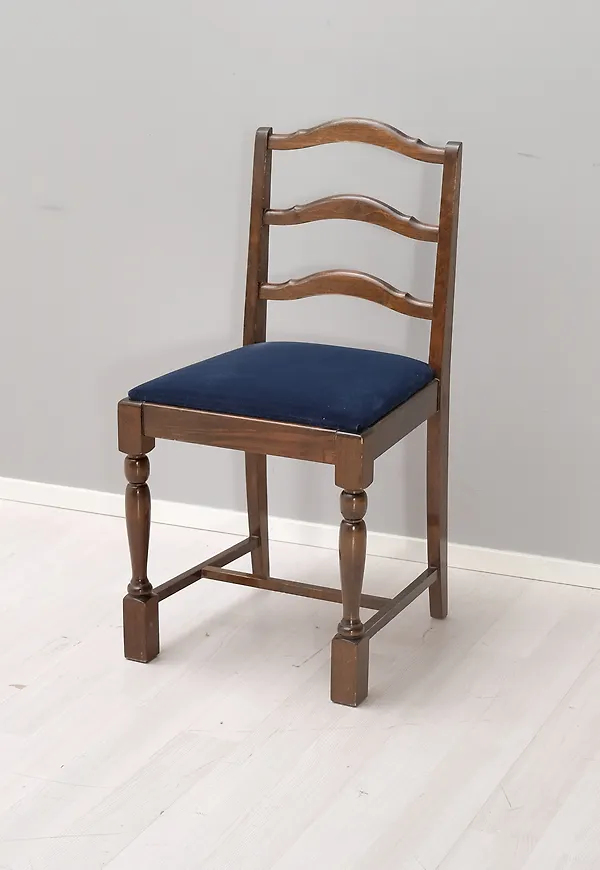 Supersnygg blå stol 2025 från Asko.