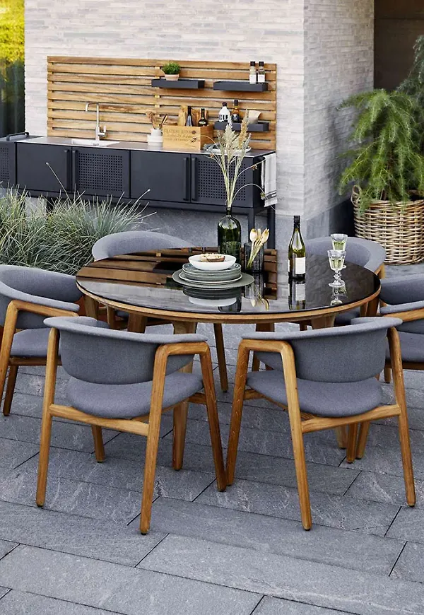 Härlig bord 2025 från Cane-Line.