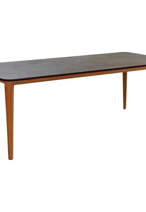 Modern matbord i teak från Cane-Line.